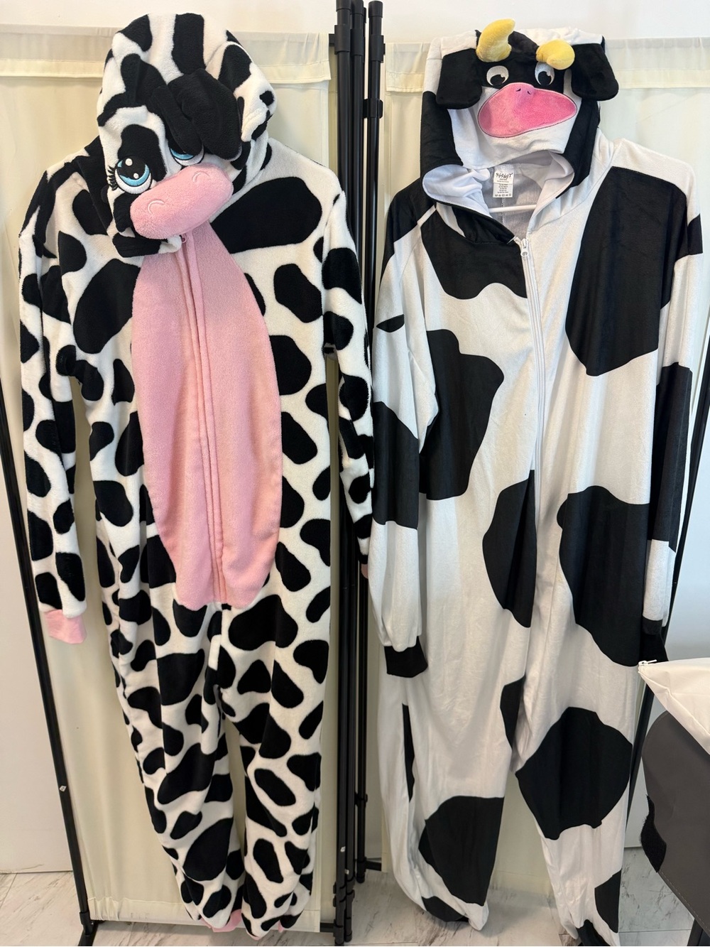 Women’s Cow-Print Footie costume with Pink Front Panel size M, male one size,